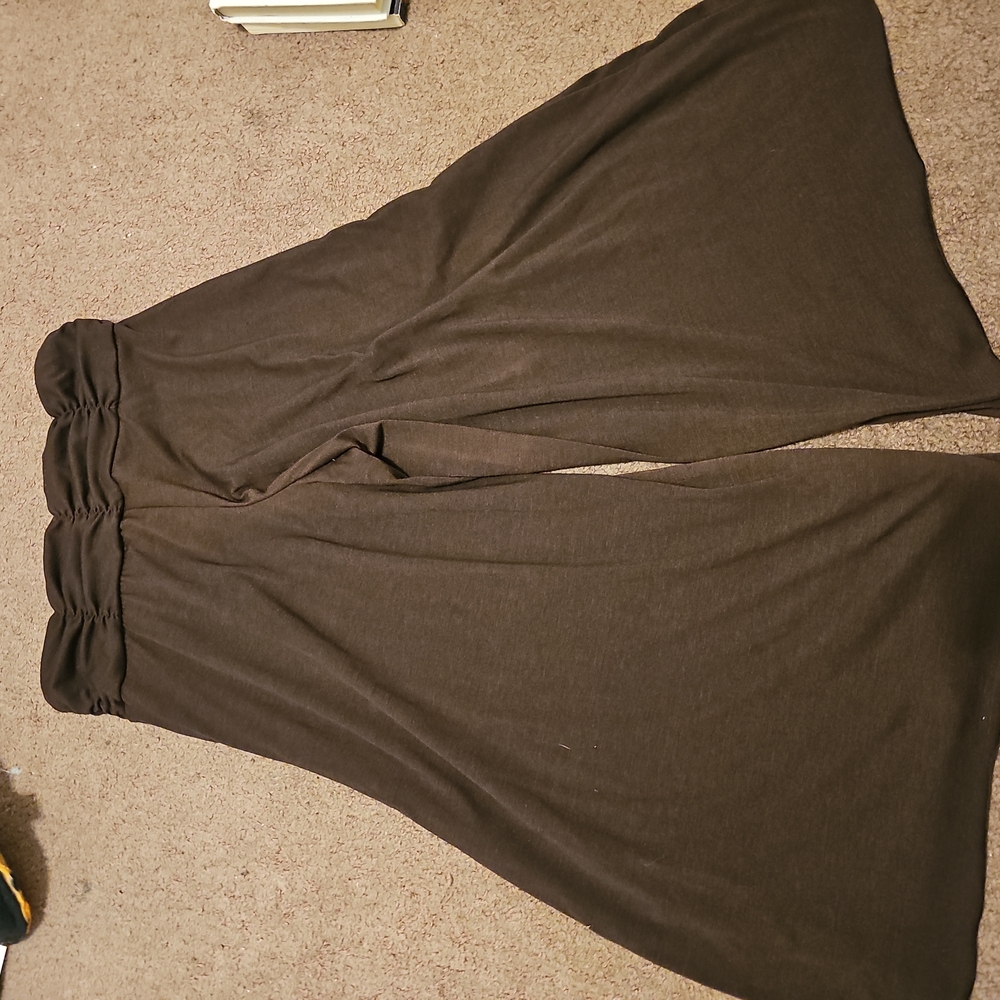 Elegant Brown Women's Flow Capris
